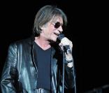 Jacques Dutronc de retour sur scène après 17 ans, ici au Zénith de Paris le 12 janvier 2010 !