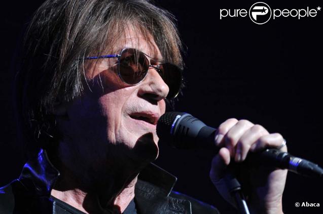 Jacques Dutronc de retour sur scène après 17 ans, ici au Zénith de Paris le 12 janvier 2010 !