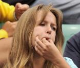 Quand Kim Sears vient soutenir son Andy Murray, la jeune femme laisse ses coquetteries au placard et siffle... comme une poissonnière !