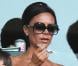 Victoria Beckham est la plus grande fan de son mari David ! Mais même si la belle reste concentrée pour ne pas perdre une miette du match, elle n'en oublie pas pour autant son appétit ! 