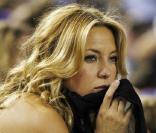 Alors qu'elle était encore avec son boyfriend, le joueur de baseball Alex Rodriguez, Kate Hudson était devenue une vraie sportive dans l'âme. Et dans les gradins du Yankees Stadium de New York, Kate était... vraiment dedans !  