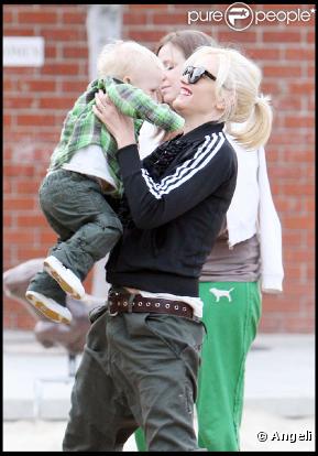 Gwen Stefani en famille dans un parc de Beverly Hills, le 15 janvier 2010 !