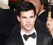 Taylor Lautner ( Twilight ), celui qui a réussi à nous faire un peu oublier Robert Pattinson, à la remise des Golden Globes à Los Angeles, le 17 janvier 2010 !