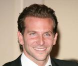 Ah Bradley Cooper... Il est drôle, il est beau, ce garçon a tout pour lui. Remise des Golden Globes à Los Angeles, le 17 janvier 2010 !