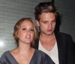  Leighton et Sebastian : leur devise n'est autre que pour être heureux vivont presque cachés ! 