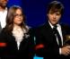 Grammy Awards : Regardez l'hommage bouleversant des enfants de Michael Jackson et Céline Dion, Usher... chanter pour lui !