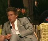Mickaël va pleurer auprès de Farid des vilaines choses que Greg lui a dites au sujet de l\'image qu\'il renvoie. C\'est vraiment trop injuste !
<p>&nbsp;</p>