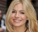 Sienna Miller nominée aux Razzies 2010 !