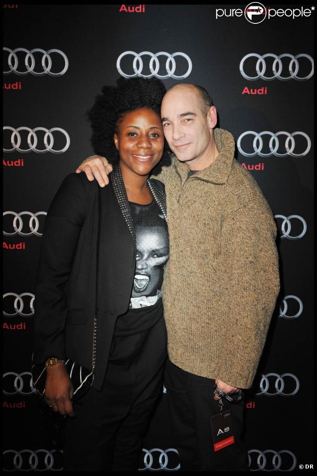 Aline Afanoukoé et Jean-Marc Barr, à l'occasion de la grande soirée de lancement de l'Audi A8 qui s'est tenue à l'Olympia, à Paris, le 2 février 2010.