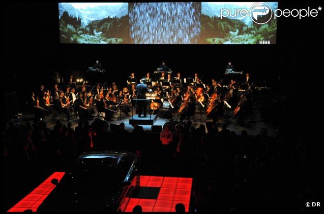 L'orchestre symphonique du Bau House, à l'occasion de la grande soirée de lancement de l'Audi A8 qui s'est tenue à l'Olympia, à Paris, le 2 février 2010.