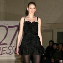 Amy Winehouse, Paris Hilton et bien d'autres enlèvent leurs robes pour la lutte contre le cancer...