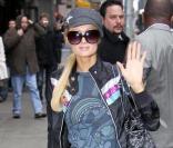 Paris Hilton se rend au Ed Sullivan Theater, mercredi 3 février, pour participer au  Late Show  de David Letterman. C'est dans une tenue pour le moins négligée qu'elle arrive sur place !