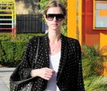 Nicky Hilton parfaite en look city-chic a adopté les clous du sac à la veste et elle a bien fait. 