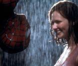Spiderman et Mary Jane obtiennent la palme du baiser le plus mouillé mais surtout... le plus accrobatique !