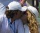 Dans les gradins, Paulina Rubio et son époux ne semblent pas tellement concentrés sur ce qu'il se passe sur le terrain. Pour leur séance de biz(o)utage, ils obtiennent donc la palme du "baiser le plus sportif" ! 