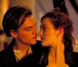 Qui n'a pas craqué devant le couple Jack et Rose dans Titanic ! Un des baisers les plus mythiques... 