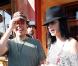 Katy Perry déjeune avec son ami Perez Hilton le 13 février à Los Angeles. Katy est très sexy !