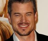 Eric Dane nous sort son sourire incendiaire... Hooooot ! Chaleur estimée à... 60 % ! 