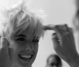 Agyness Deyn lors du shooting de la nouvelle campagne Burberry, pour le parfum The Beat