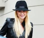 Paris Hilton et un ami à Los Angeles, le 24 février 2010