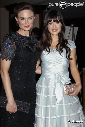 Zooey Deschanel et sa soeur Emily Deschanel, samedi 27 février, lors des 24e Outstanding Achievement Awards, à Century City.