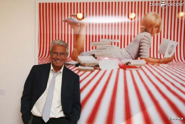 Jean-Marie Périer devant l'une de ses photos, juin 2009 !