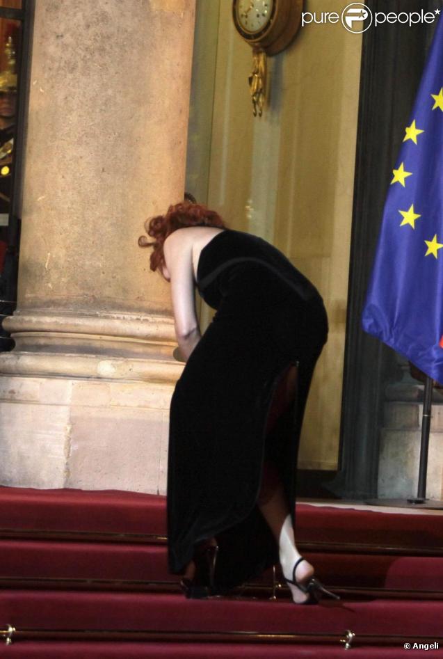 Mylène Farmer à son arrivée à l'Elysée... le 2 mars 2010
