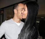 Nicole Scherzinger et Lewis Hamilton, amoureux, à l'aéroport de Los Angeles. 05/03/2010