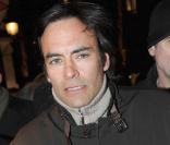 Anthony Delon à l'occasion de l'avant-première de  La Rafle  qui s'est tenue au Gaumont des Champs-Elysées, à Paris, le 8 mars 2010.
