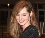 La ravissante Louise Bourgoin, à l'occasion de l'avant-première de  Blanc comme neige , dans l'enceinte du MK2 Bibliothèque, à Paris, le 9 mars 2010.