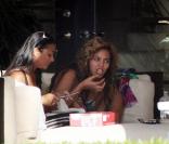 Après son tour de bateau en amoureux avec son Jay-Z adoré, Beyoncé a rejoint la villa de Miami dans laquelle elle a invité bon nombre d'amis.