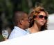 Une bouteille de vin de grand cru a été débouchée pour l'occasion, et c'est l'un dans les bras de l'autre que Jay-Z et Beyoncé l'ont dégustée.