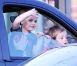 Britney Spears se rend à un rendez-vous professionnel en compagnie de sa mère, Lynne, le vendredi 12 mars. Sean Preston et Jayden James ont accompagné leur maman.