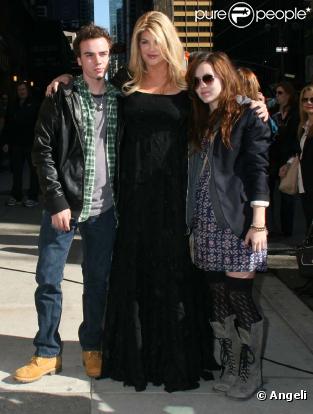 Kirstie Alley et ses enfants arrivent chez David Letterman, à New York, le 16 mars 2010 !
