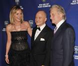 Sharon Stone, Michael Douglas et Raymond Kelly à la 32e édition de l'Annual New York City Police Foundation Gala. New York, le 16/03/2010 