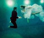 Ils se marient sous l'eau !