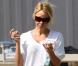 La belle Pamela Anderson venue supporter son fils lors d'un match de baseball, à Malibu, le 20 mars 2010.