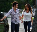 Kevin Jonas et Danielle Deleasa, dimanche 21 mars en fin de journée, à Los Angeles, quittent leur domicile pour une sortie.