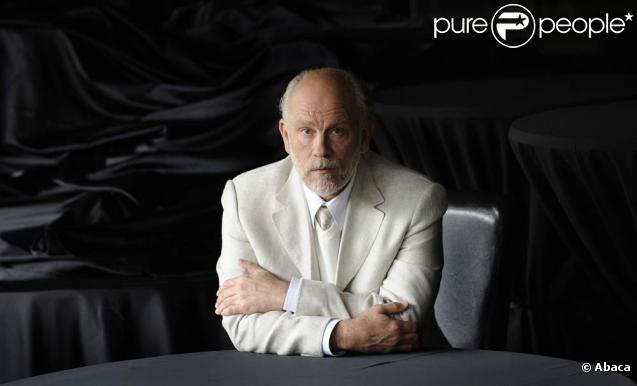 John Malkovich bientôt en tournage de  Transformers 3. 