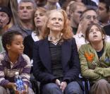 Nicole Kidman et ses enfants Isabelle et Connor devant un match... une photo de famille qui remonte à 2004 ! 