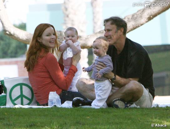 Marcia Cross, son mari Tom Mahoney et leurs filles Eden et Savannah