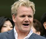 Gordon Ramsay s'est amusé comme un petit fou avec son pote David Beckham, lors du dernier match des Los Angeles Lakers, au Staples Center, le 11 avril 2010.
