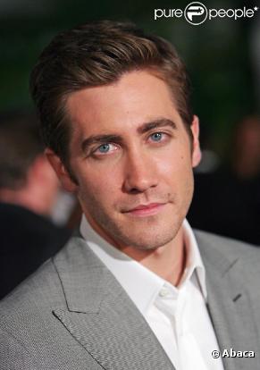 Jake Gyllenhaal évoque la relation qu'il entretenait avec Heath Ledger  avant sa mort, dans les pages du magazine  GQ .
