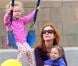 Deux fois plus d'amour... Avec Eden et Savannah, âgées de 3 ans, Marcia Cross ne risque pas de manquer de câlins. 