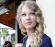 Taylor Swift : Elle dévoile ses superbes jambes et... fait de l'ombre à ses copines !