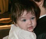 Déjà bébé, Suri Cruise était la star à chacune de ses sorties ! 