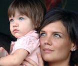 Suri Cruise souffle ses quatre bougies. Ici avec Katie Holmes à 1 an et demi 