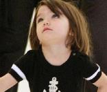 Suri Cruise dans une tenue très marine  
