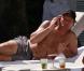 Jon Bon Jovi : La belle vie au bord de la piscine... avec cocktails à volonté !