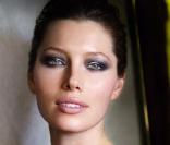 Jessica Biel ambassadrice pour la marque Revlon